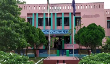 গাংনী থানার কাছে ককটেল ফাটিয়ে ডাকাতি