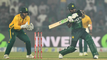 বাবরের আরেকটি রেকর্ডের দিনে সিরিজ জিতল পাকিস্তান